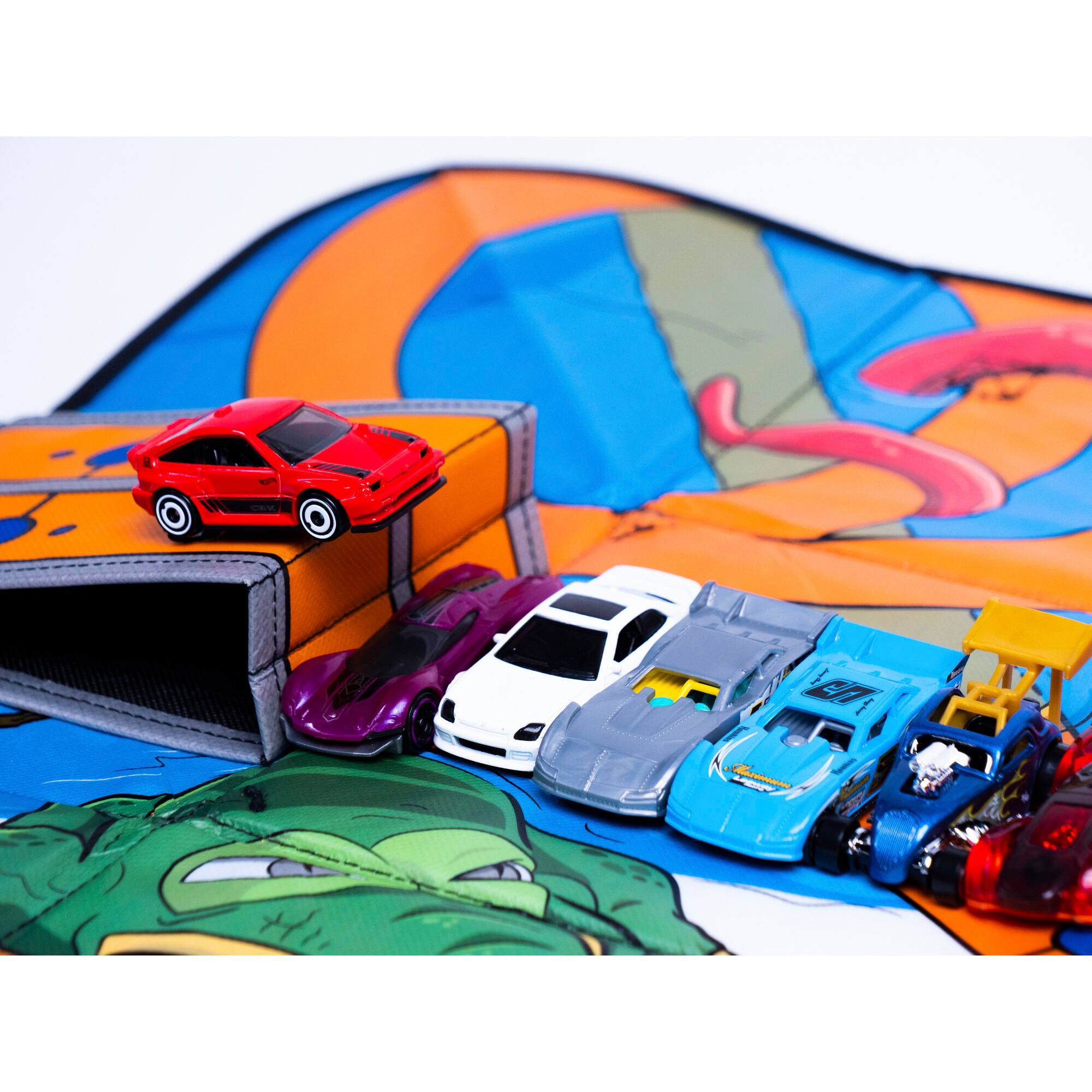 Tara Toy ZipBin Hot Wheels Ramp It Up Racetrack Playmat & Car Ramp
